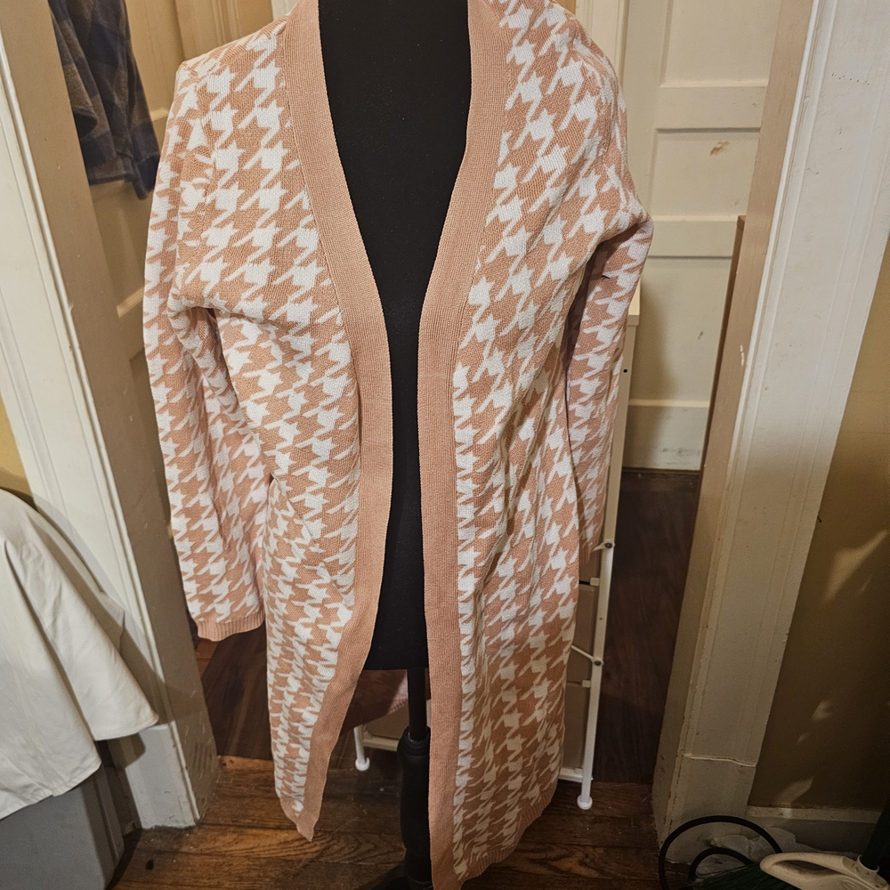 Women's Houndstooth Cardigan Sweater - Pink and White